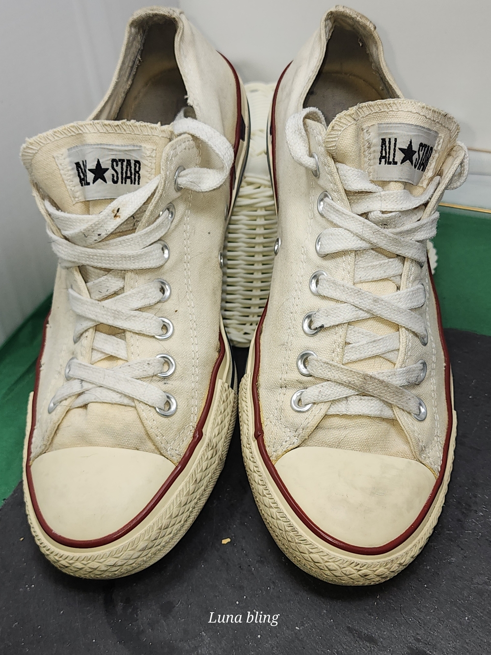 Converse All Star Low-Top Sneakers in Off-White with Red Trim
